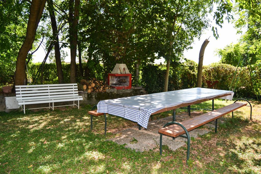 Agriturismo Ca' La Pergola Lugagnano Exterior photo